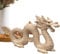 Kioriur Sculpture de dragon chinois - Statue de dragon sculptée à la main - Figurine de dragon en bois couleur pêche artistique de 10 cm - Dragon du zodiaque - Sculpture de dragon - Sculpture de