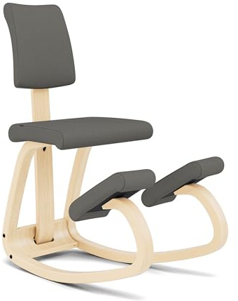 Varier Variable Plus Kniestuhl mit Rückenlehne Natur/Grau – Ergonomischer Bürostuhl im Skandinavischen Design, Aktives Sitzen und Komfort – 10 Jahre Garantie