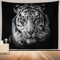 CHENGOR Cooler Löwenkopf König Tapisserie Wildtier Safari Asthetisch Schwarze Weiße Löwen Wandbehang für Wohnzimmer Schlafzimmer Männerhöhle Hintergrund 203,2 x 152,4 cm