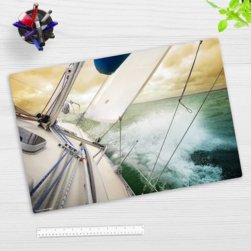 Schreibtischunterlage für Kinder und Erwachsene – “Regatta-Segelboot“ – aus erstklassigem Vinyl (Kunststoff) – 60 x 40 cm – Rutschfeste Schreibunterlage mit bestem Schutz – Made in Germany