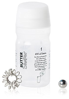 Gör smör med 325 ml smör och gräddeshakern (vit) med smörboll och skummare
