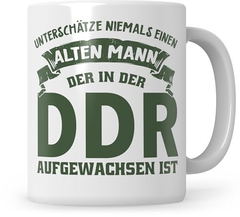 Sweetify DDR Tasse, Opa Geschenk, Unterschätze niemals einen alten Mann der in der DDR aufgewachsen ist, Ossi Kaffeetasse, Humor Witz Lustige Geschenkidee