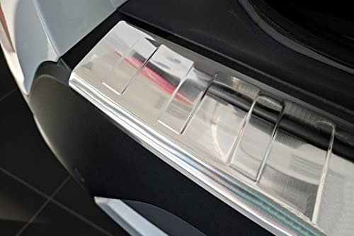 Fahrzeugspezifischer Ladekantenschutz aus Edelstahl mit 3D Abkantung passend für Dacia Spring ab 2021-9/2024 AZUGA AZ29000209