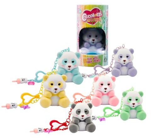 Coccolotti Panda Friends CCL14000 zufällige Überraschung, 6 Teddybären mit Flasche und Schlüsselanhänger mit Charme, zufällige Farbe, Verschiedene Schachteln schaffen einen Bambusrohr, Spielzeug für