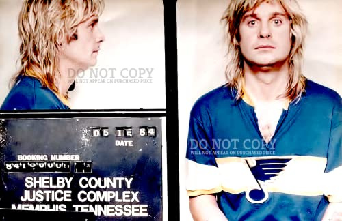 Ozzy Osbourne Mugshot Foto 28,9 x 43,2 cm – Atemberaubender Memphis Mug Shot – schwarze Sabbath Icon – Busted – Heavy Metal Hero – seltenes Foto – Kunstdruck
