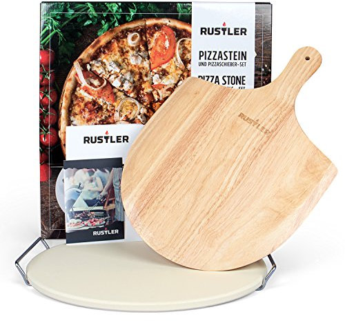 Rustler Pizzastein-/ Brotbackstein ø38 cm mit Edelstahl-Gestell + Pizzaschieber aus Holz | für Pizza, Flammkuchen & Brot | für Backöfen, Holzkohle- und Gasgrills geeignet | in Geschenkverpackung
