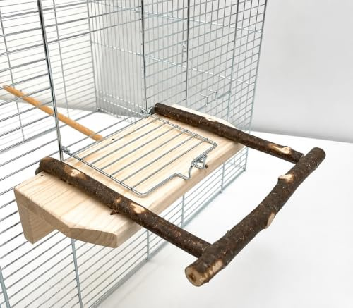 Ollesch - Janni Anflugsitzstange für Vogelheime | 24,5x12/20cm | Vogelsitzbrett | Ideal für den Anflug bei Vogelkäfigen | Fichte und Haselnussholz
