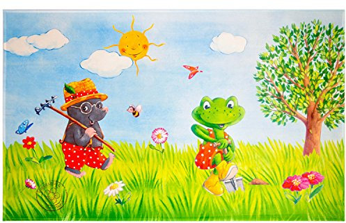Spiegelburg Garden Oskar der Frosch - Kinderteppich 100x160 cm Farbe Grün, Öko-Tex zertifiziert für Kinderzimmer und Babyzimmer, freundliche Bildmotive