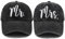 Hiwelove Mr & Mrs EST 2023 Hüte für Männer Frauen, Braut Bräutigam Hüte 3D Bestickte Baseball Caps Set Hochzeit Geschenke für Paare, Schwarze Mütze Mr and Mrs, Einheitsgröße