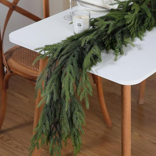 Realistische künstliche Zederngirlande - Dicke, weiche Faux-Pine-Girlande für Weihnachten, Urlaub, Kamin, Innen- und Außendekoration (1.5M)