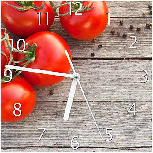 Wallario Design-Wanduhr Tomaten und Gewürze auf altem Holztisch aus Glas, Motiv-Uhr Größe 20 x 20 cm, weiße Zeiger