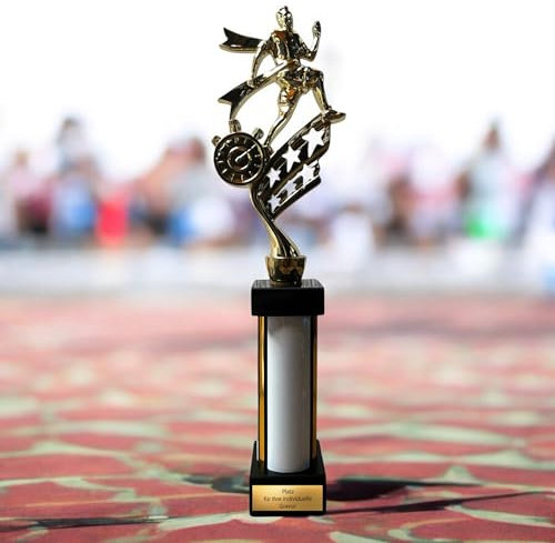EBERiX POKALE – Laufpokal 30 cm für Leichtathletik, personalisierbare Trophäe mit Gravurmotiv, Award für Wettkämpfe & Events