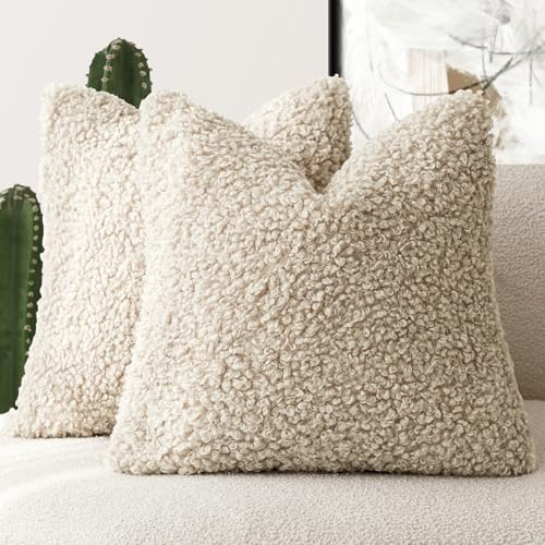 Foindtower Kunstfell-Kissenbezüge, Deko-Sherpa-Kissen, flauschig-weiche Kissenbezüge, Schaffell, dekorativer Fleecekissenbezug für Bett, Couch, Wohnzimmer, 2 Stück, 66 x 66 cm, Hellkhaki