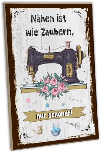 schilderkreis24 - Holzschild „Nähen ist wie Zaubern, nur schöner“ – Mit Nähmaschine und Nähzubehör Motiv – Inspirierendes Geschenk für Hobbyschneider