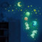 Leuchtender Sternenhimmel Wandtattoo für Kinderzimmer – Magische Nachtlicht-Dekoration mit Bären, Kaninchen & Mond (55x60cm)