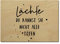 Interluxe Postkarte aus Holz Lächle, du kannst sie nicht alle töten Lebensweisheit DIN A6 105x148mm Karte Echtholz Spruch