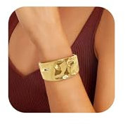 HolidayQbee Gold Armreif Damen – Breiter Armreif mit Wellenstruktur & Glanzoptik, Farbecht & Hypoallergen, Eleganter Statement-Schmuck als Geschenk für Damen