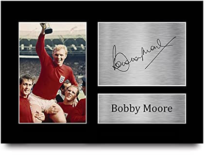 HWC Trading Bobby Moore Gift Signed A4 Printed Autograph England 1966 Gifts Photo Display