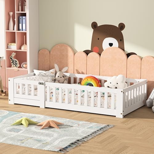 QSFCUB Kinderbett Bodenbett 120x200 cm mit Rausfallschutz, Montessori Kinderbett mit Tür & Lattenrost, Bodenbett Baby Floor Bed für Jungen und Mädchen, Massivholz, ohne Matratze (Weiß-A02, 120x200)