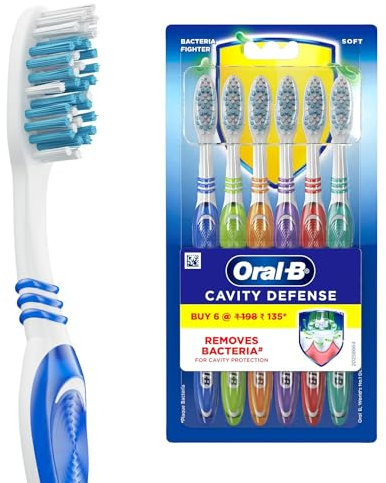 Oral-B Cavity Defense Spazzolino da denti morbido per adulti, setole morbide, rimuove i batteri per la protezione della cavità, set di spazzolini multicolori, Oral B Dentista Consigliato Marca (Super