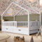 Crazy Pine Hausbett mit Schubladen 140x200 cm – Kinderbett aus Naturholz in Weiß mit Rausfallschutz – Montessori Bodenbett mit zusätzlichen Stauraum und und Abnehmbarer Barriere - Crazy House