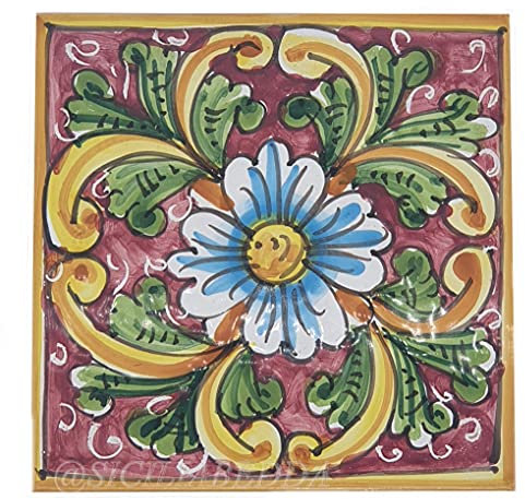 Sicilia Bedda - PIASTRELLA IN CERAMICA SICILIANA - Realizzata e Dipinta a Mano - 15 x 15 x 0.8 CM (Fiore su Maioliche Bordeaux)