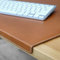 Hamosons â€“ GroÃŸe Schreibtischunterlage mit Kantenschutz/Gewinkelte Schreibtischauflage GröÃŸe XL aus Büffel-Leder, Cognac-Braun, Modell 26313