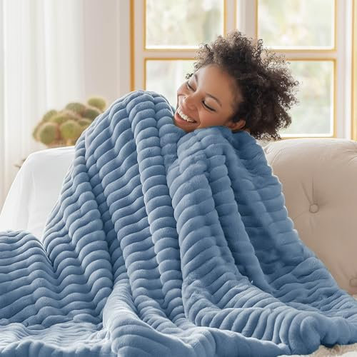 BEDSURE Kuscheldecke Flauschig - Wolldecke & Fleecedecke, Sofadecke, Weiche Warme Grobe Korddecke für Zimmer Deko, Wohn- & Kuscheldecken, Tagesdecke, Himmelblau, 150 x 200 cm