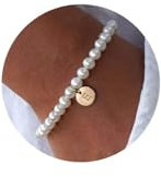 TINGN Perlenarmband Damen, Personalisiert Armband Damen Perlen, Armbänder Frauen, Personalisiert Armband Gold, Perlenarmband mit Buchstaben E, Geschenke für Frauen Armbänder Mädchen