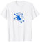 Ein japanischer Performer Hyottoko auf einem Longboard. T-Shirt