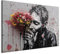 murando - Wandbilder XXL Banksy art 120x80 cm 1 tlg - Wand Deko Leinwand Bilder Groß Wanddeko Wohnzimmer Schlafzimmer Kunstdrucke - Abstrakt Alter Mann mit einem Blumenstrauß auf grau h-H-10030-b-a