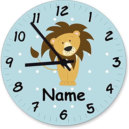 Shirtinstyle Wanduhr Kinderzimmeruhr Löwe mit Wunschnamen Geschenk Uhr Kinder Handmade, 29cm, Farbe Pastellblau