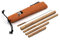 Set de 4 pailles en bambou réutilisables, avec un goupillion de fibres séchées de coco, dans une pochette en chanvre de couleur orangée