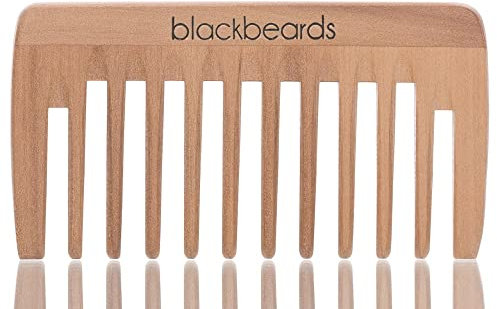 blackbeards Handlicher Bartkamm mit 90mm Länge ● Mit grober Zahnung ● Aus heimischem Holz ● Bartpflege-Kamm für den Vollbart ● Für eine wohlgekämmte Bartpracht ● In Deutschland hergestellt