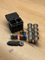 Schockbesteck Set mit Box + Würfel + Becher - Knobelbesteck Schocken Knobeln (Grau, Schock Achter to go)