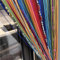 ave split, dekorativer Fadenvorhang, 100 x 200 cm, Wand-Fenstervorhang mit Perlenbändchen, Raumteiler, Türtrennvorhang, Vorhang für Hochzeit, Café, Schaufensterdekoration (Bunt 25)