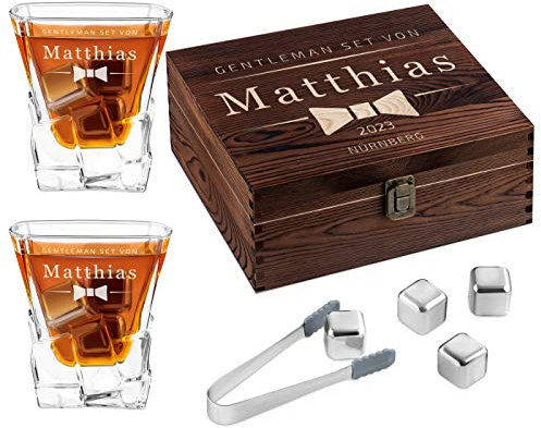 Maverton Whisky Steine Set - in Holzbox mit Gravur - 8 Eiswürfel & 2 Whisky Gläser, Zange, Samtbeutel - wiederverwendbar - personalisierte Geschenke - Geschenke für Männer - Gentleman Set