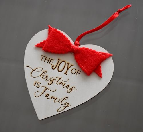Targa Palla Albero Di Natale Targhetta Auguri in LEGNO PALLINA PERSONALIZZATA 100% Italiana CON NOME SCRITTA the joy of christmas is family DECORAZIONE NATALIZIA