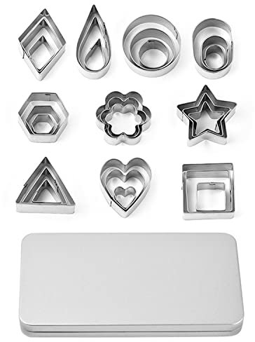 CAM2 Mini-Plätzchen-Stanzen-Set, 30 kleine Formen zum Schneiden von Teig, Kuchenkruste und Obst – Stern, Blume, Sechseck, Kreis, Herz, Dreieck, Oval, Regentropfen-Geometrie-Ausstecher