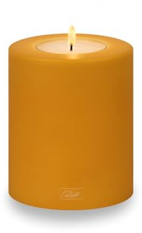 Qult Farluce Trend Curry ∅ 8 + 10 cm • Teelichthalter in Kerzenform • Kerze • Kunststoffkerze in Kerzenoptik • Teelichtkerze mit Teelichteinsatz • inkl. Qult Maxilights Teelicht (Ø 10 H 12 cm)