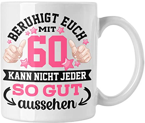 Trendation - 60. Geburtstag Frauen Tasse Geschenk Geschenkidee 60er Geburtstag Spruch Perfektion Mama Mutter Lustiger Spruch Witzig (Weiß)