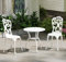 COSTWAY Salon de Jardin 3Pcs en Fonte d’Aluminium, Ensemble Bistro 2 Chaises et 1 Table Ronde Résistant aux Intempéries avec Trou de Parasol, pour Balcon Terasse Jardin (Blanc)