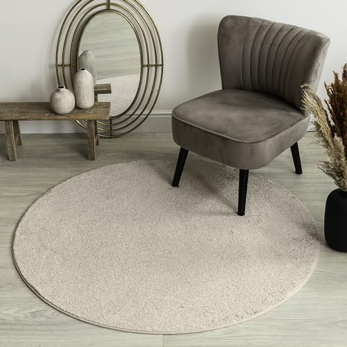 Carpet Studio Maine Teppich, rund, 130 cm Durchmesser, Teppich für Schlafzimmer, kurzflorig, weich, Wohnzimmer, Esszimmer & Schlafzimmer, pflegeleicht – Beige