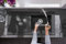 hansgrohe Metris Einhebel-Küchenarmatur (Komfort-Höhe 220 mm, mit Ausziehbrause und Schlauchbox) Chrom