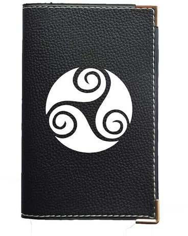 Syl'la Étui Porte-Carte Grise, Papiers de Voiture et Permis - Personnalisé Triskel - Protection en Simili Cuir Noir pour Homme - Fabriqué en France
