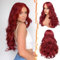 BARSDAR Lange Rot Perücke mit Pony, 66cm Lange Gewellte Layered Perücke für Frauen Synthetische Perücken Schmetterling Haar Pony Natürlich Aussehen Tägliche Party Halloween - Rot