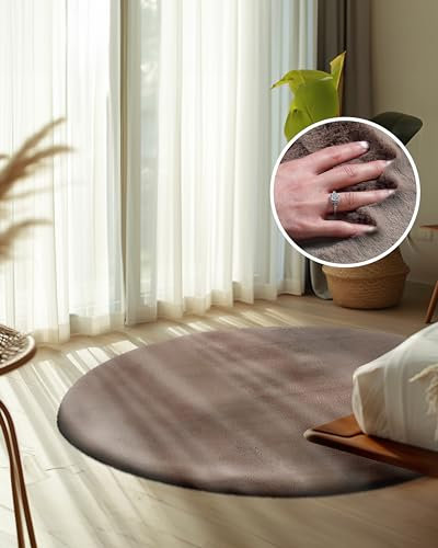 Qiyano Teppich Wanga Hochflor - Fellimitat, flauschig, weich, Soft, kuschelig, einfarbig, Pastell - Wohnzimmer, Schlafzimmer, Kinderzimmer, Büro - Farbe: Taupe, Größe: Ø 160 cm RUND