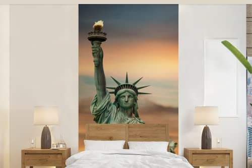 Papier peint New York - Statue de la Liberté - Coucher de soleil Papier peint photo 120x240 cm Papier peint imprimé