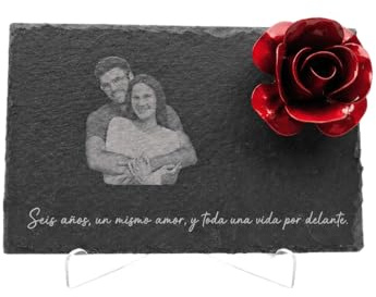 Placa Personalizada con Foto y Frase Grabada Láser sobre Pizarra Natural, Regalo Original para Madre, Pareja o Aniversario con Rosa Roja Decorativa, 20x13 cm con Soporte Opcional – Dekoroa