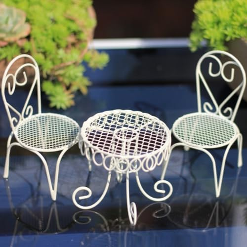 KARLOR 3 Stück Miniatur Tische und Stühle Set, Metall Mini Tisch und Stuhl rund Restaurant Deko Gartenmöbel Mini-Möbel Ornamente Tisch Büro Wohnzimmer Dekoration Vintage Stil (Beige)